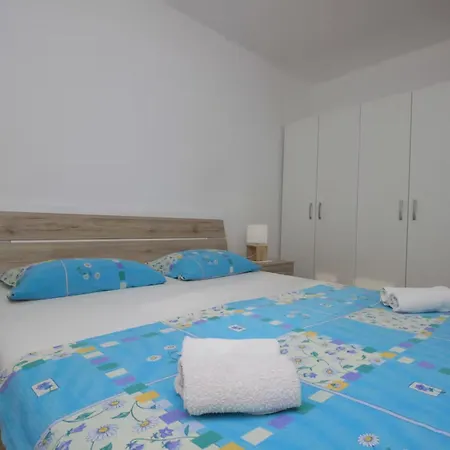 Appartement To Relax - One Bedroom With Terrace Srima